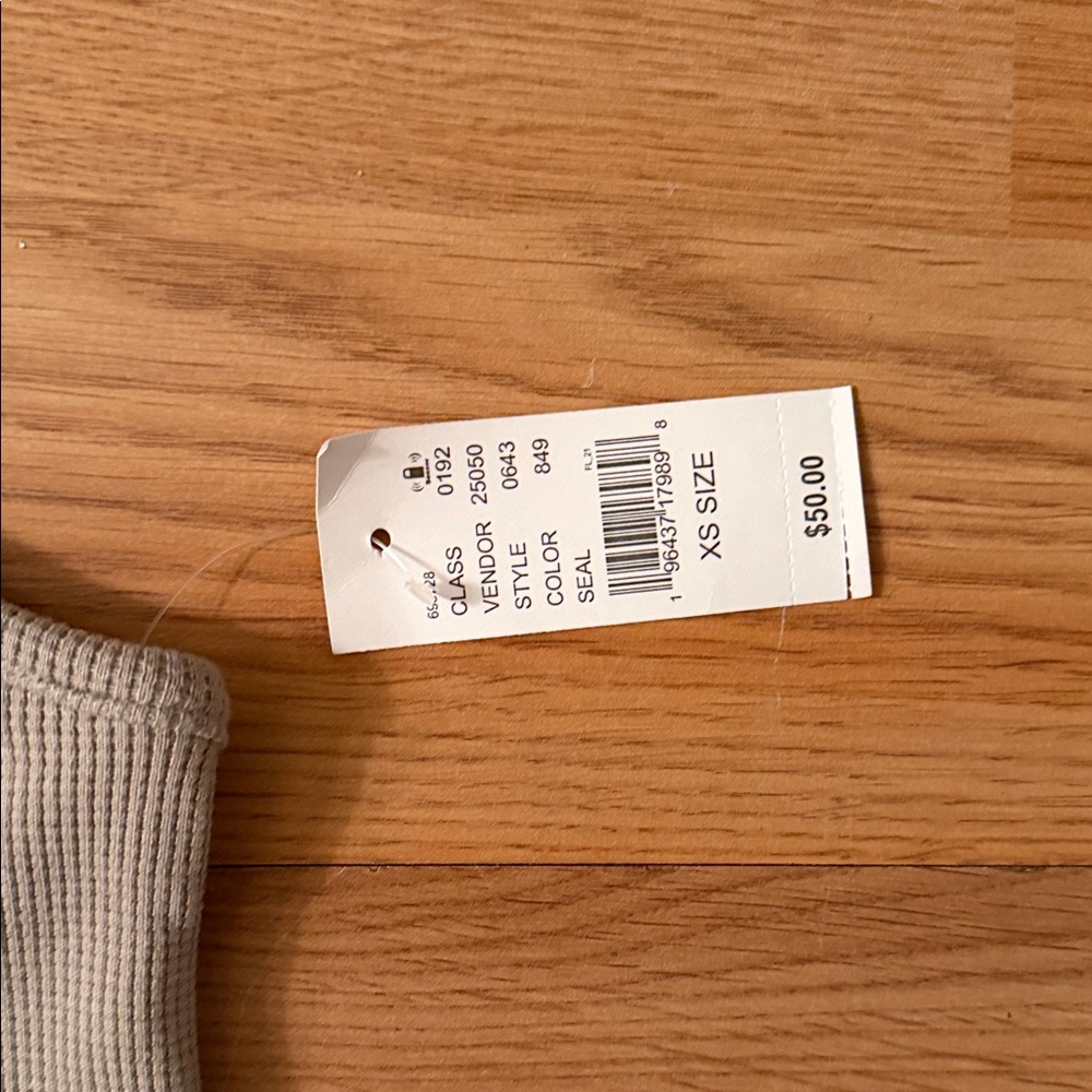 Essentials Ribbed Beige Tank Top - Picture 3 of 6